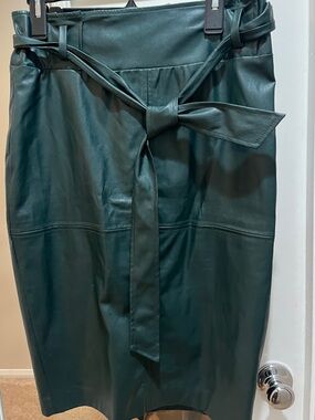 7th Avenue New York &  Co Dark Green Faux Leather w/slit Skirt - Size 8